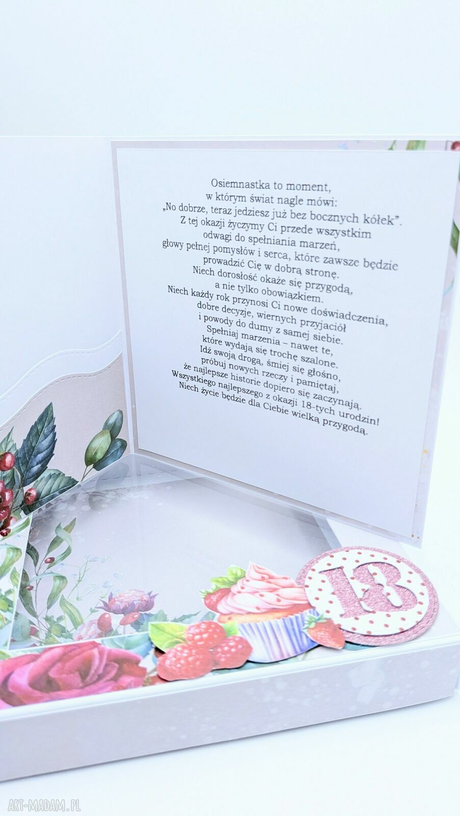 Kartka na 18 urodziny w pudełku - ręcznie robiona scrapbooking
