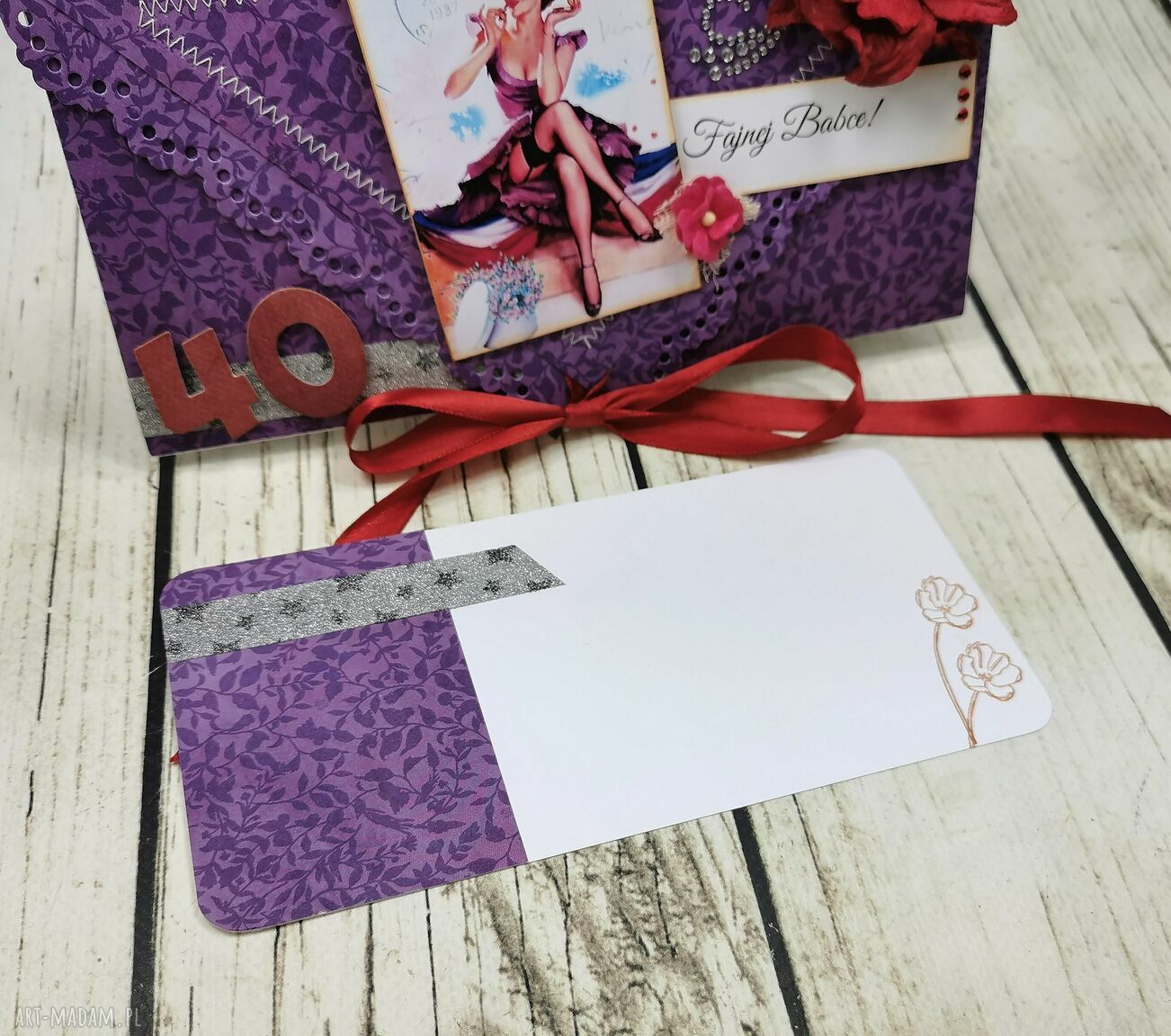 Kartka na 40. urodziny - kopertówka scrapbooking z pin-up i papierowymi kwiatami
