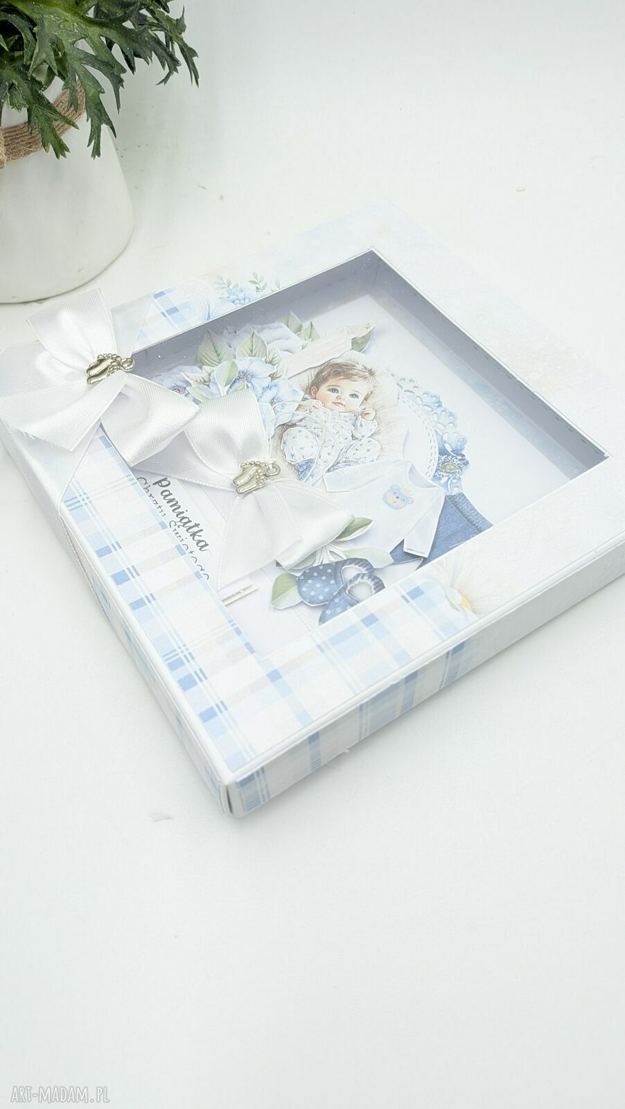Ręcznie robiona kartka na Chrzest Święty w pudełku dla chłopca (14x14) - scrapbooking 3D