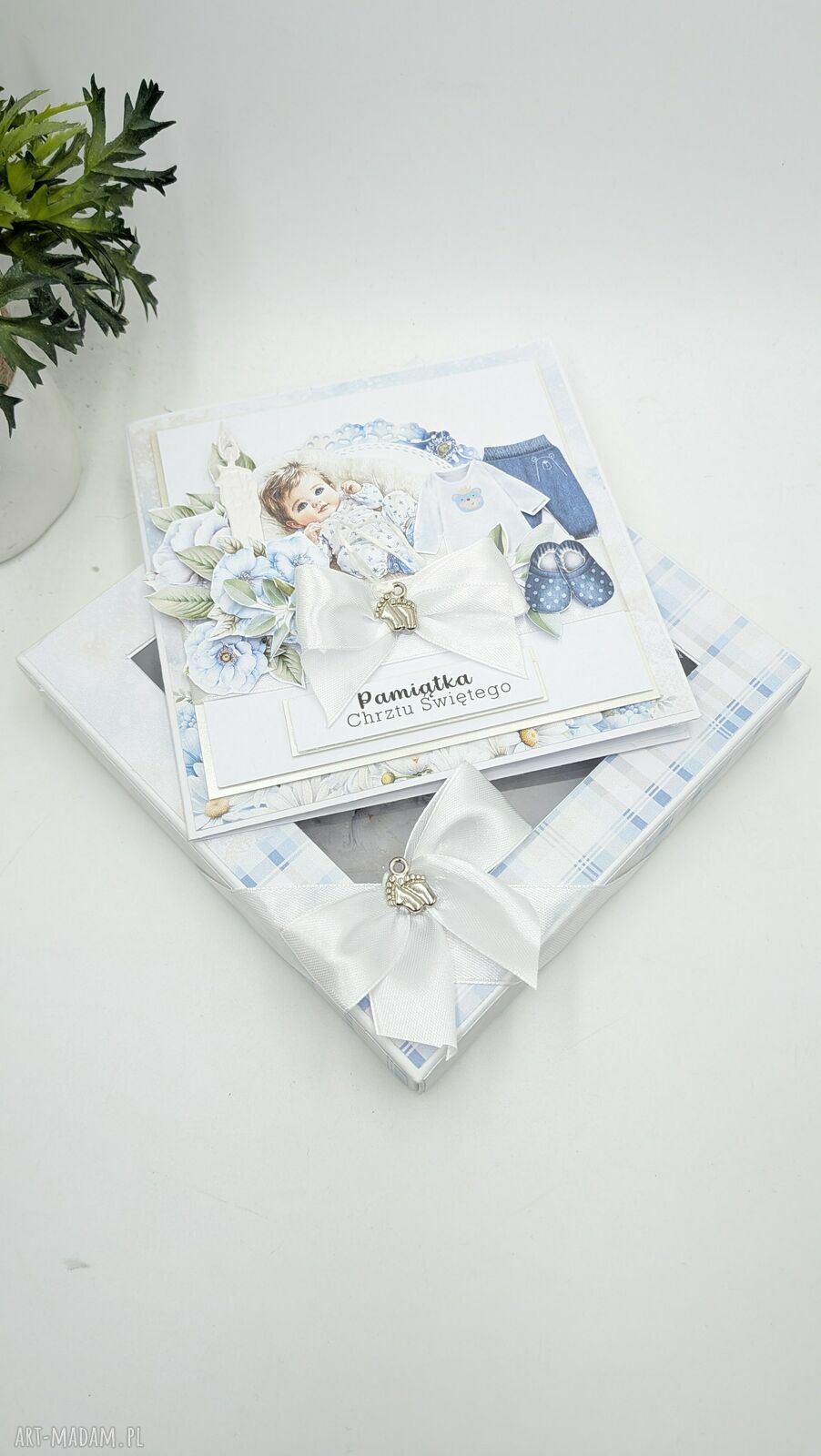 Ręcznie robiona kartka na Chrzest Święty w pudełku dla chłopca (14x14) - scrapbooking 3D