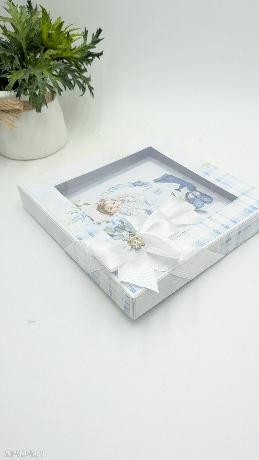 Ręcznie robiona kartka na Chrzest Święty w pudełku dla chłopca (14x14) - scrapbooking 3D