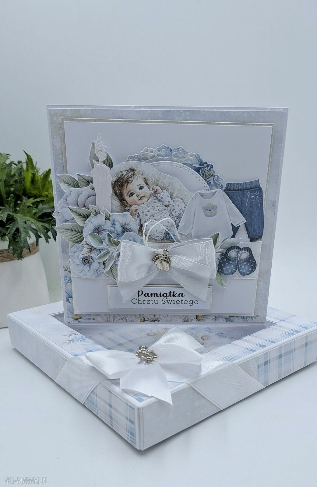 Ręcznie robiona kartka na Chrzest Święty w pudełku dla chłopca 14x14 - scrapbooking 3D
