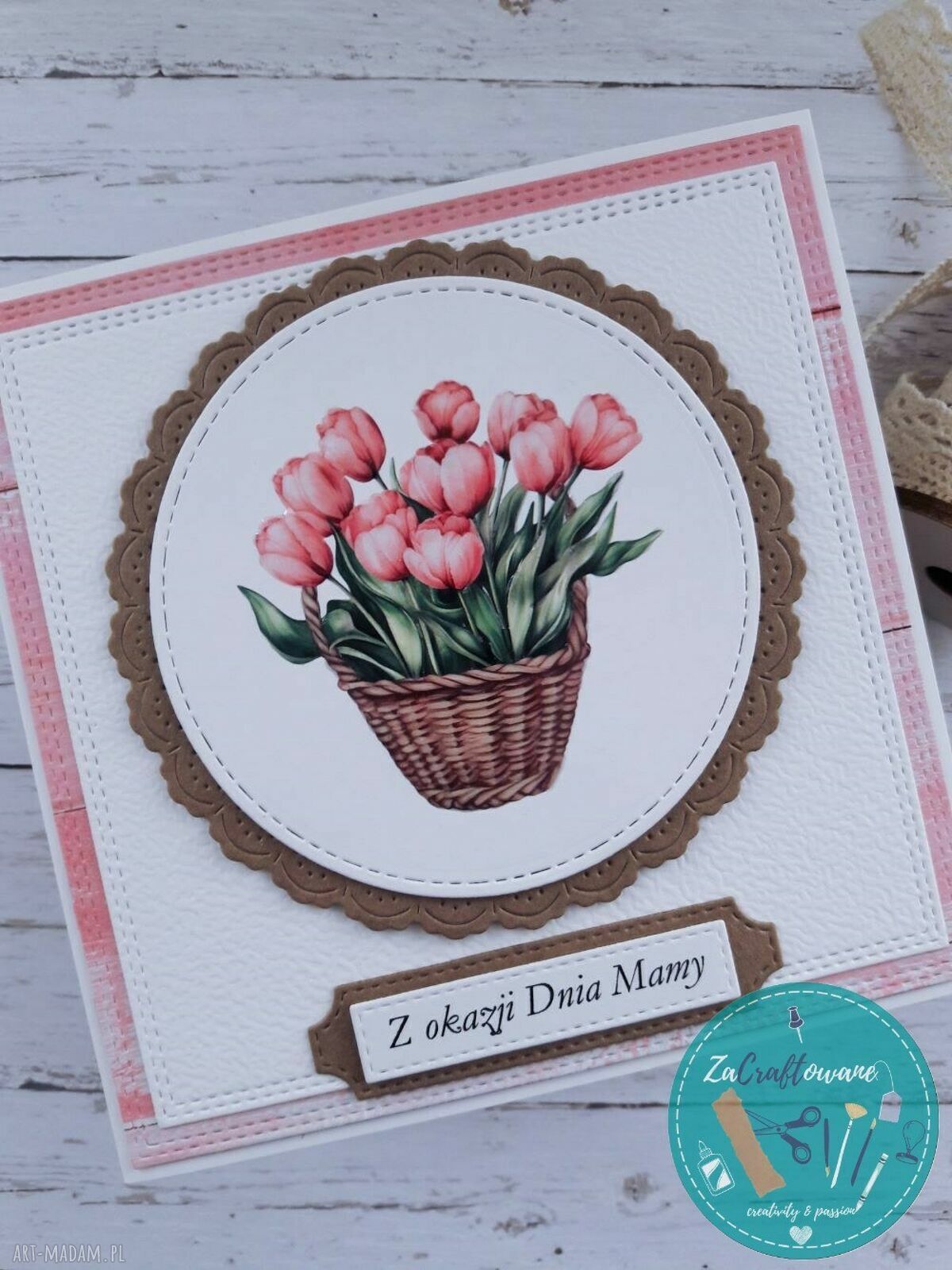 Kartka na Dzień Mamy lub na inną okazję z tulipanami w koszu - ręcznie robiona scrapbooking