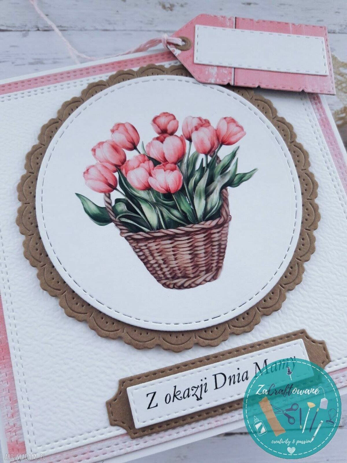 Kartka na Dzień Mamy (lub na inną okazję) z tulipanami w koszu - ręcznie robiona scrapbooking
