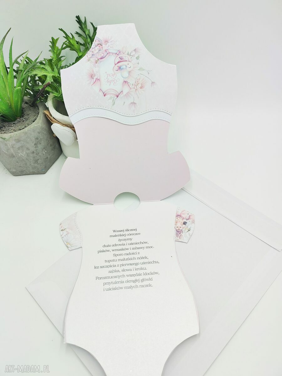Kartka okolicznościowa „Witaj Kruszyno!” w kształcie body dla dziewczynki (scrapbooking)