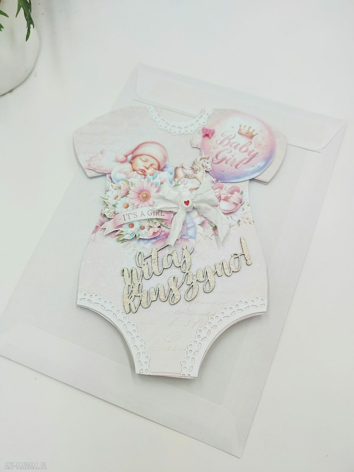 Kartka okolicznościowa „Witaj Kruszyno!” w kształcie body dla dziewczynki (scrapbooking)