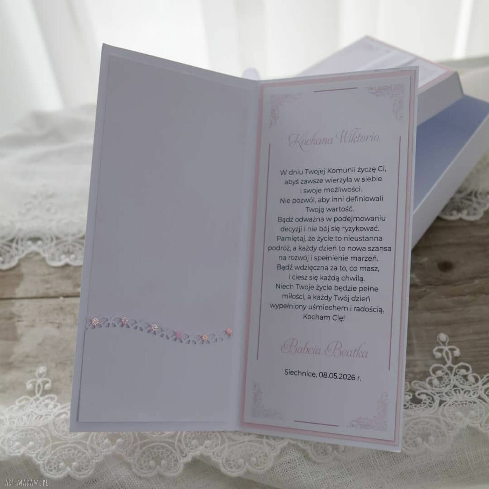 Personalizowana kartka pamiątka Pierwszej Komunii Świętej dla dziewczynki