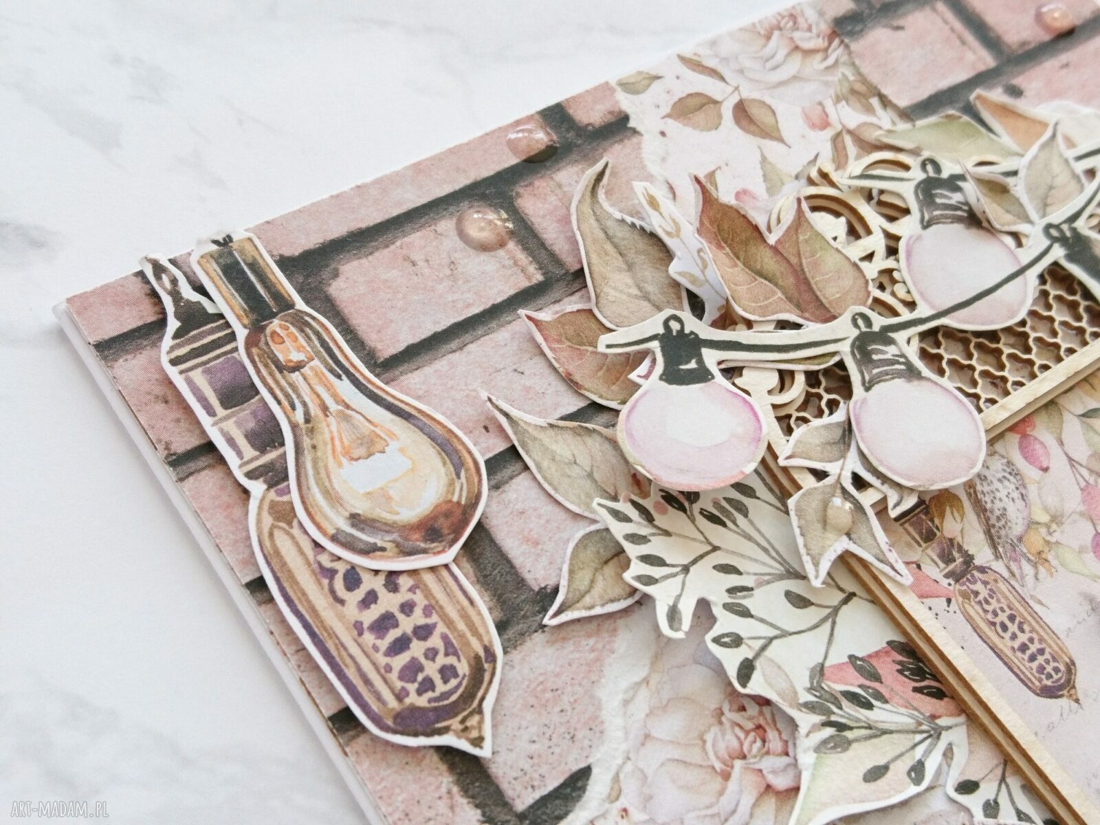 Kartka scrapbooking „Przytulny wieczór” 15x15 w białym pudełku