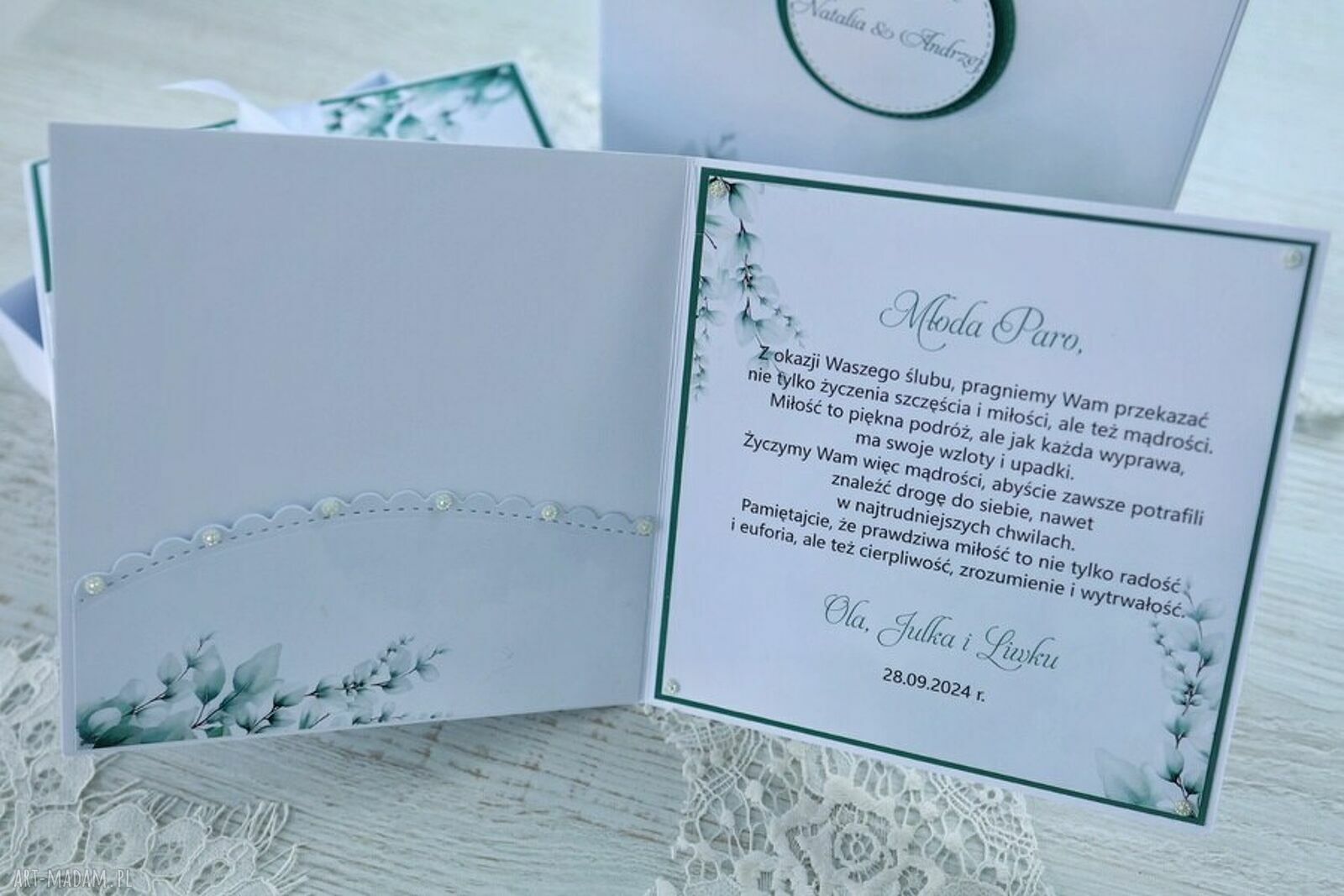 Zestaw ślubny z winem "Wspólna Droga" - kartka w pudełku i skrzynka na wino, personalizowana