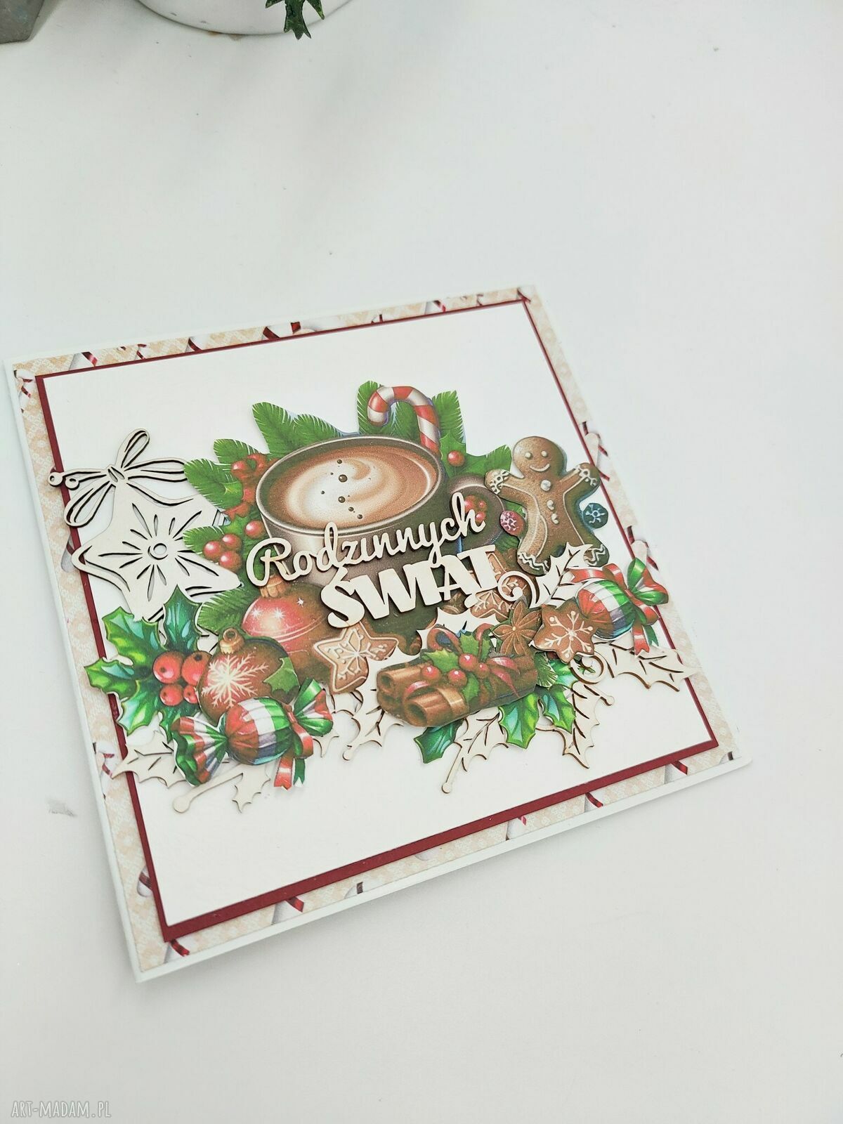 Kartka świąteczna „Rodzinnych Świąt” z zimową kompozycją - handmade
