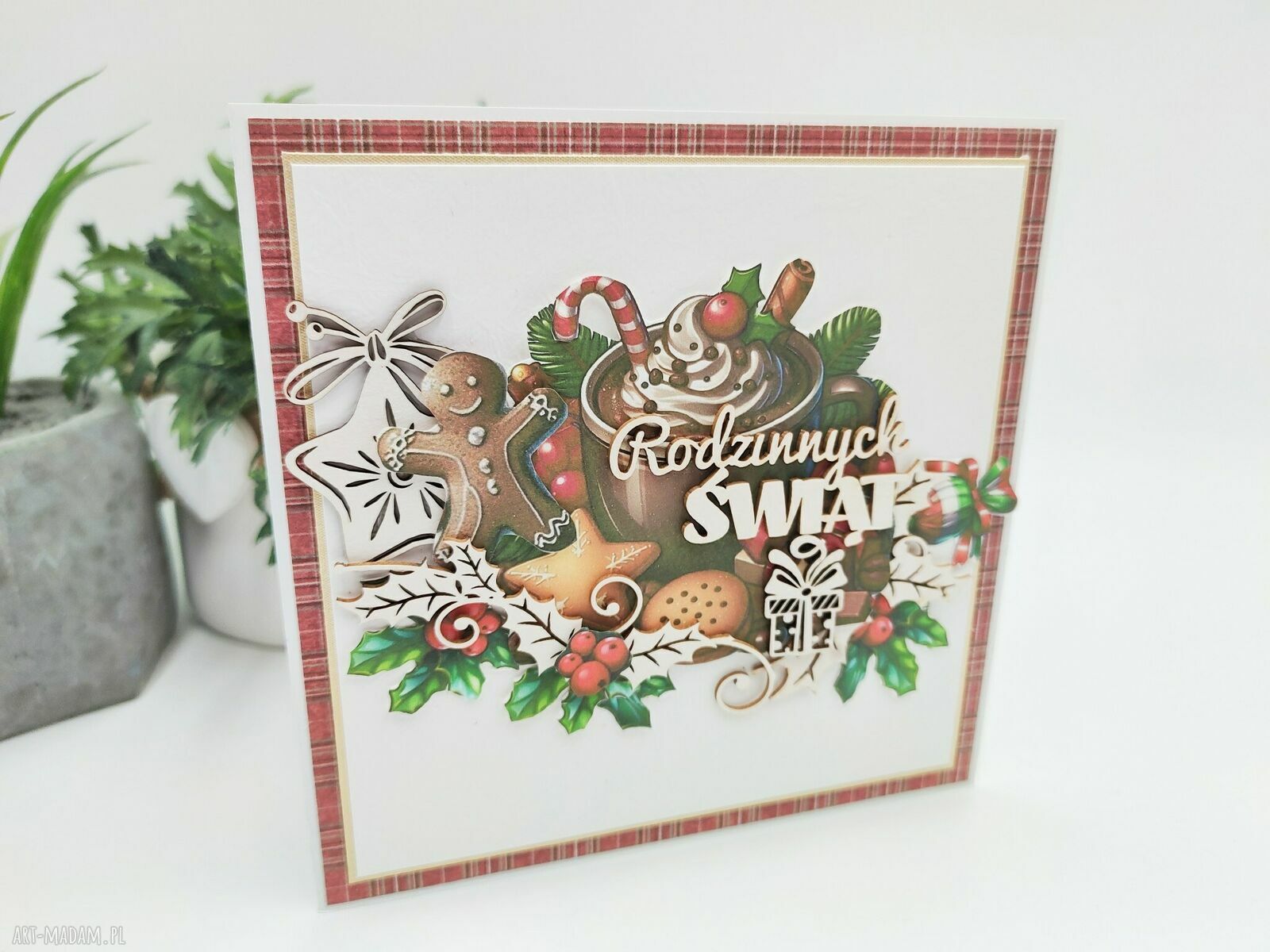 Kartka świąteczna z pierniczkami i napisem „Rodzinnych Świąt” - handmade