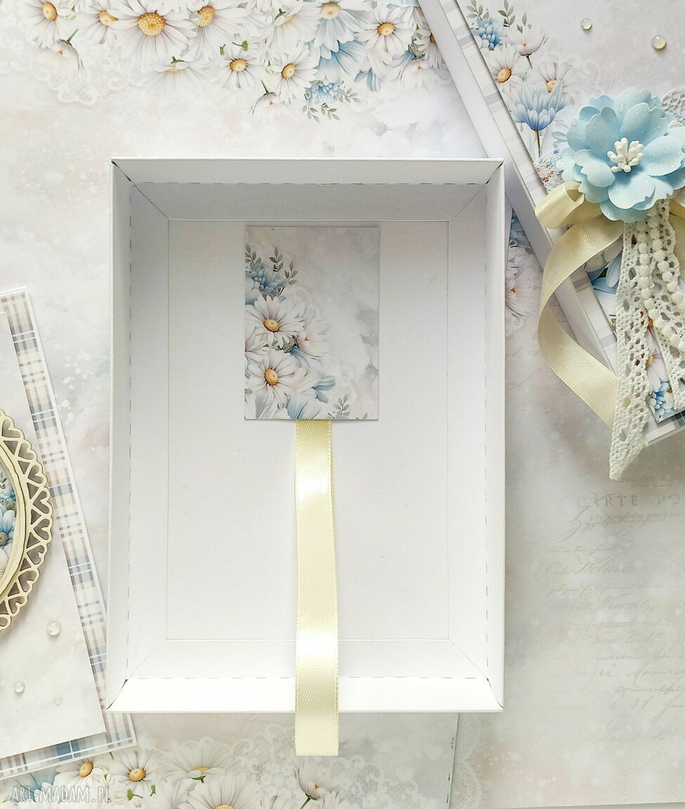 scrapbooking kartki: Kartka w ozdobnym pudełku dla chłopca handmade