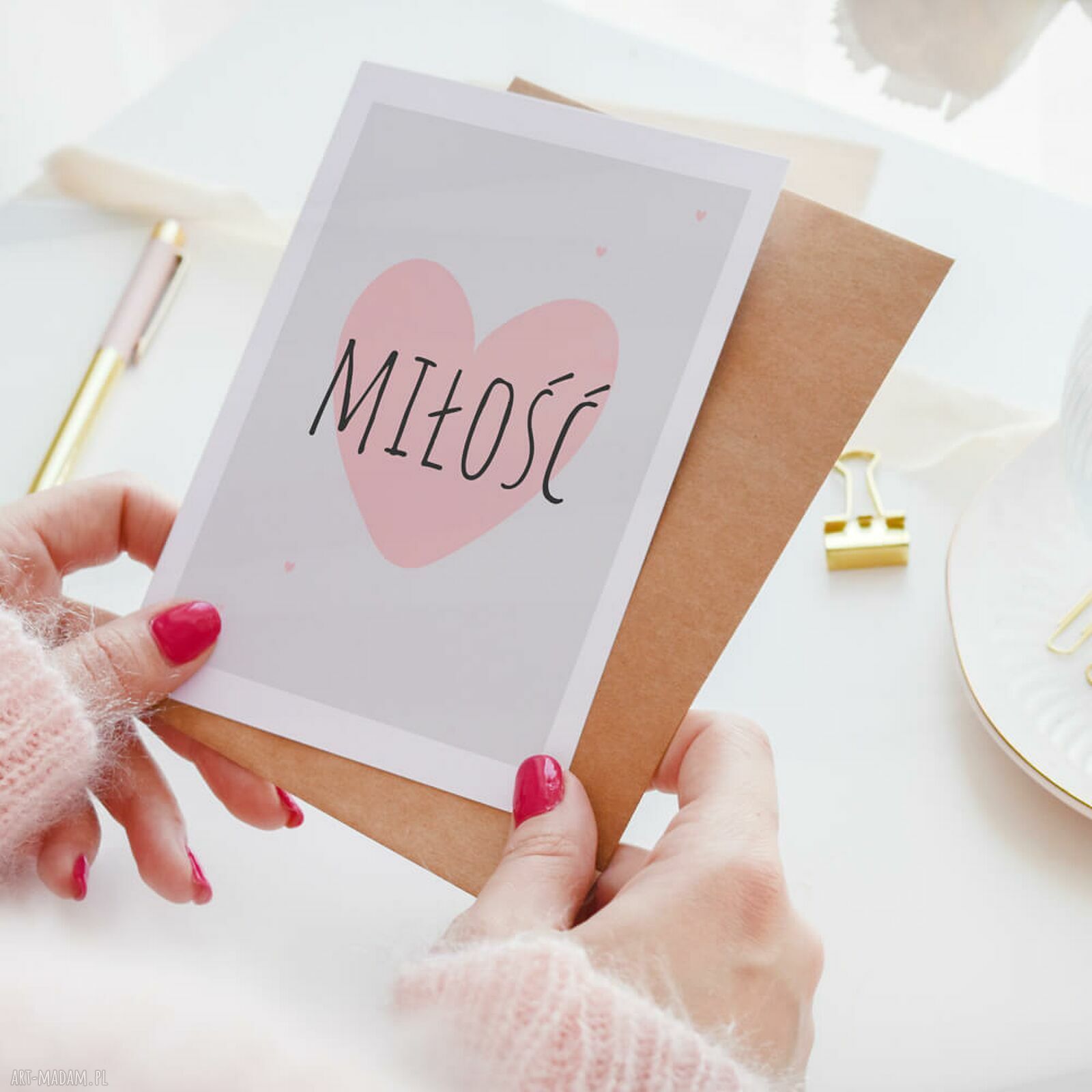Kartka walentynkowa minimalistyczna „Miłość” - karnet miłosny A6 z kopertą