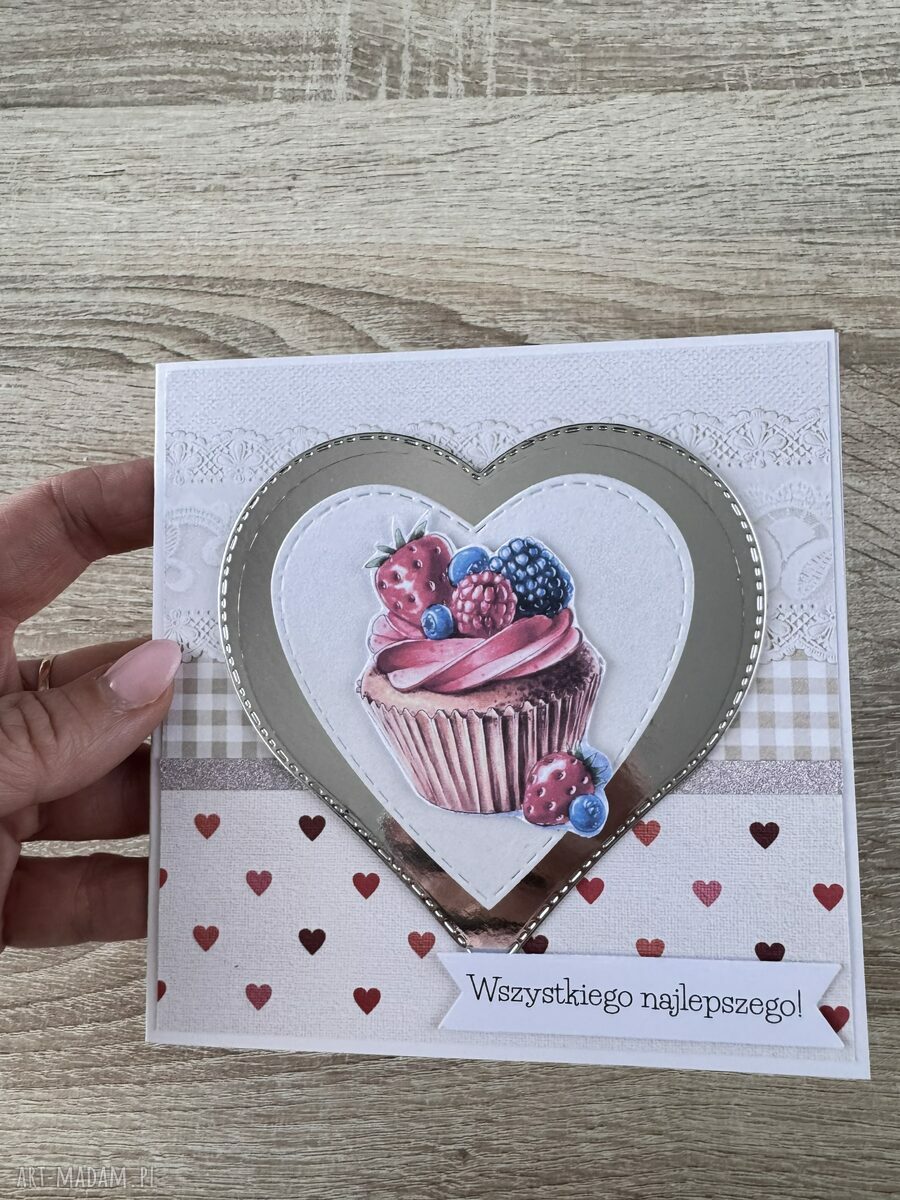 Handmade kartka z babeczką na urodziny i imieniny z życzeniami