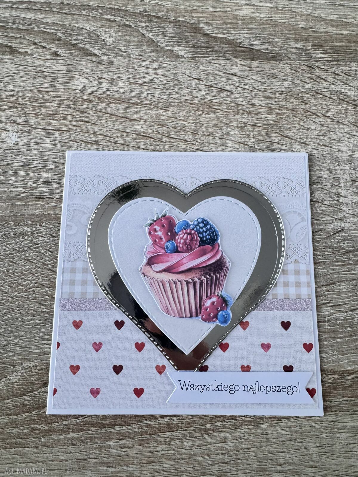 Handmade kartka z babeczką na urodziny i imieniny z życzeniami
