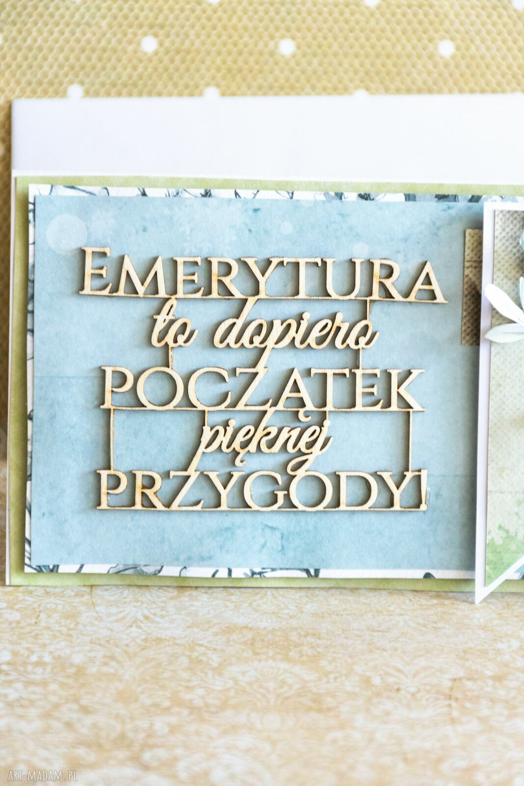 Kartka na emeryturę z książkami - „Emerytura to dopiero początek”