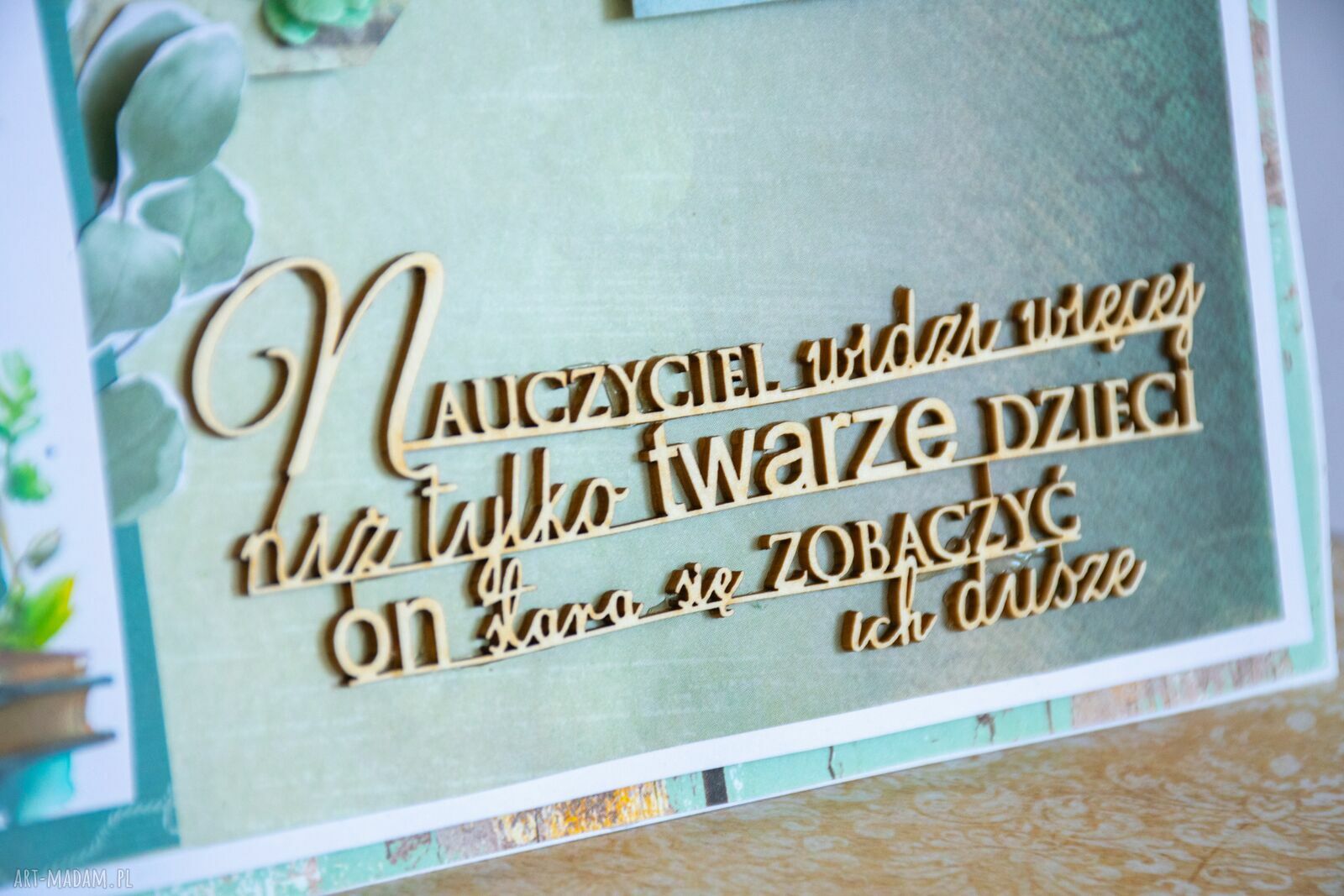 Kartka na Dzień Nauczyciela z lisem - Nauczyciel widzi więcej