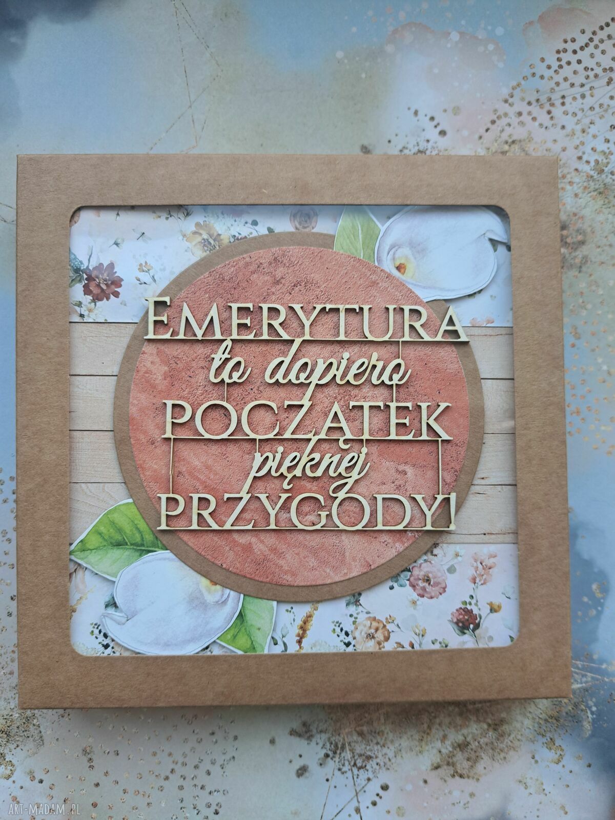 Kartka z okazji przejścia na emeryturę w pudełku kraft z okienkiem