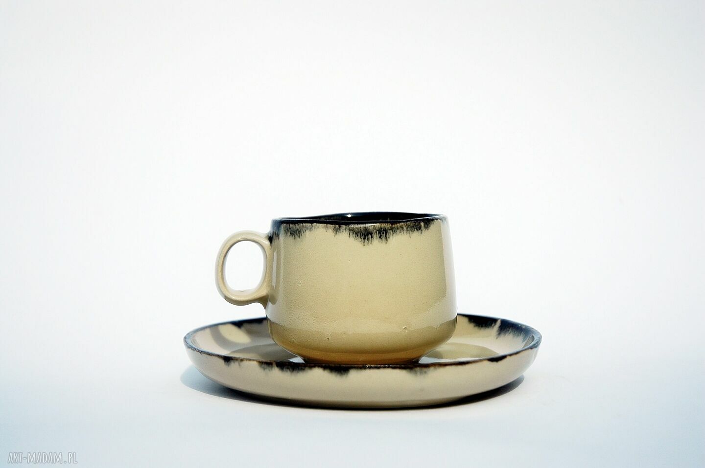 kubki: Filiżanka Coco z talerzykiem na espresso albo małą czarną kawę HandMade