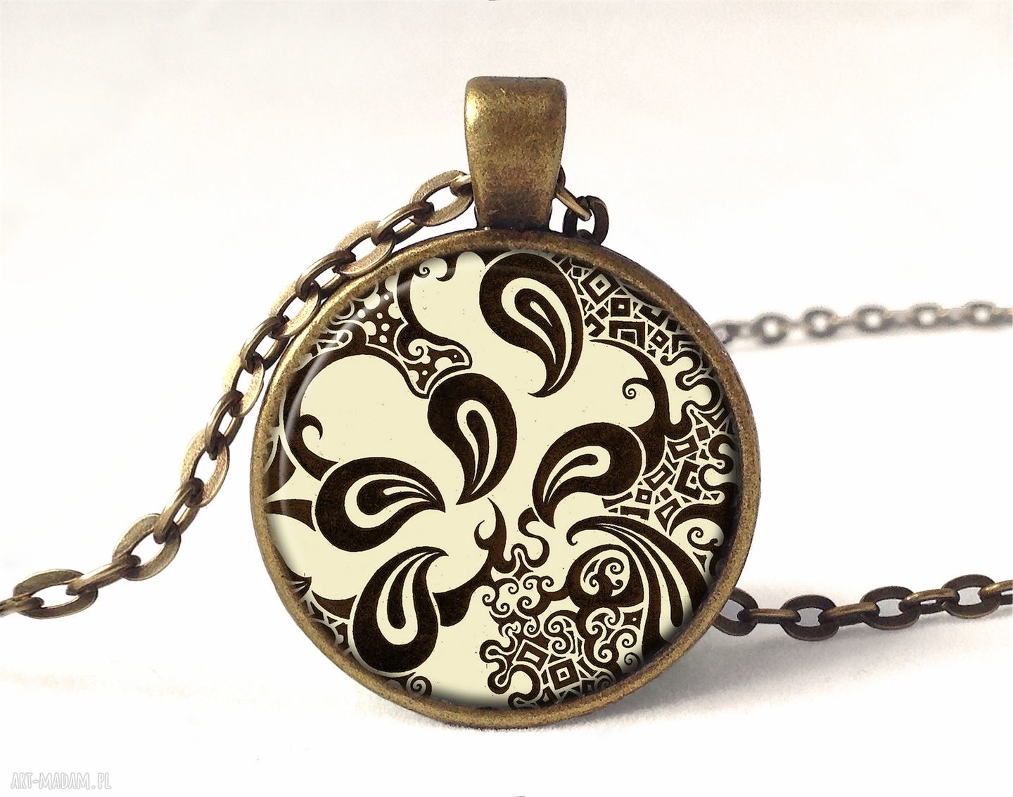 Kawowa inspiracja medalion łańcuszkiem wzorki naszyjnik kawa