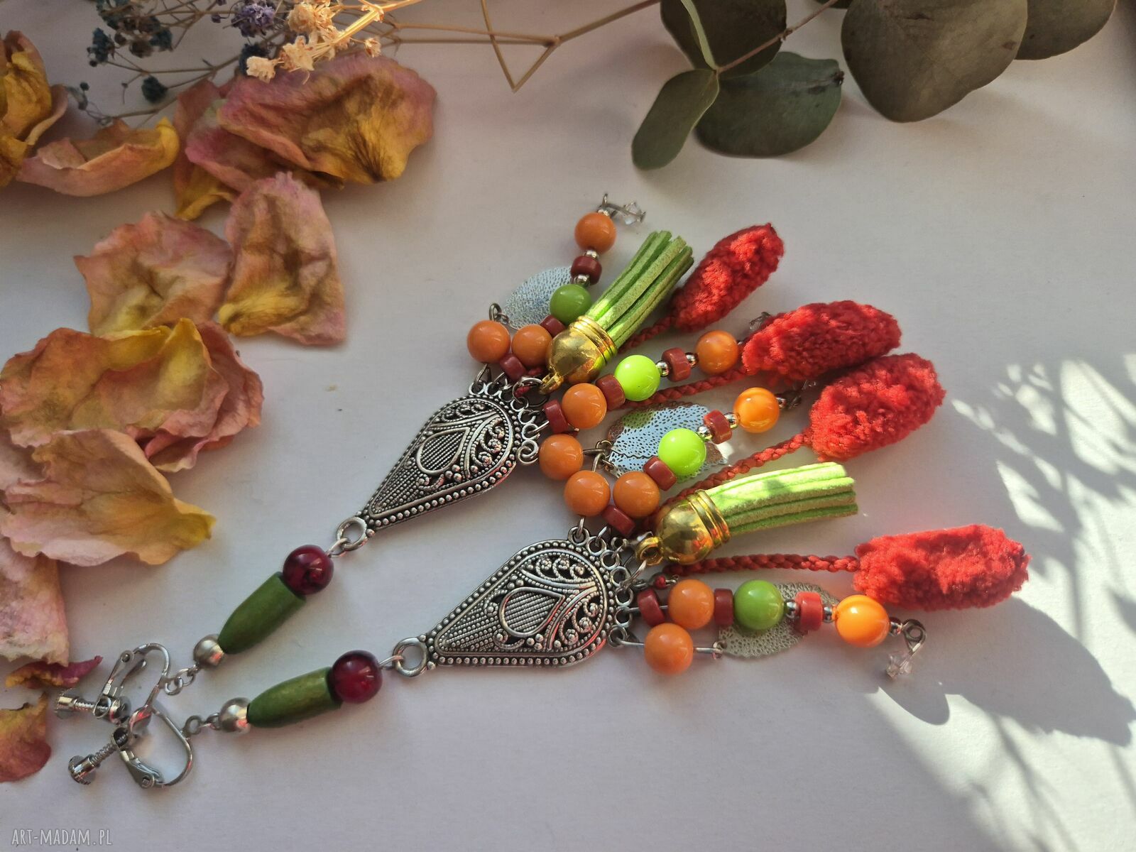 Klipsy handmade z lekkimi chwostami - niepowtarzalne i wyjątkowe