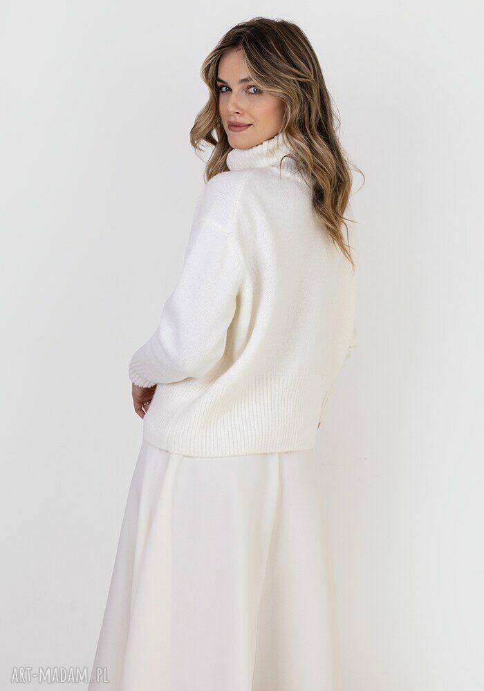 Klasyczny golf SWE291 ecru - sweter handmade na zimę
