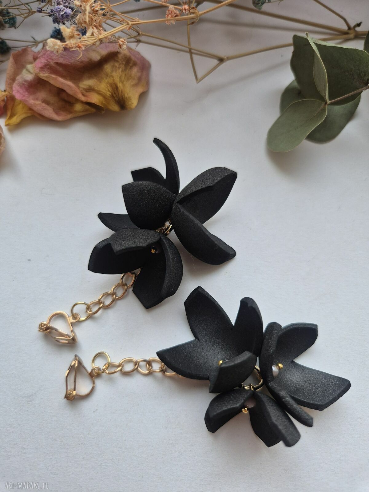 Czarne tulipany na klipsach - lekkie handmade x1