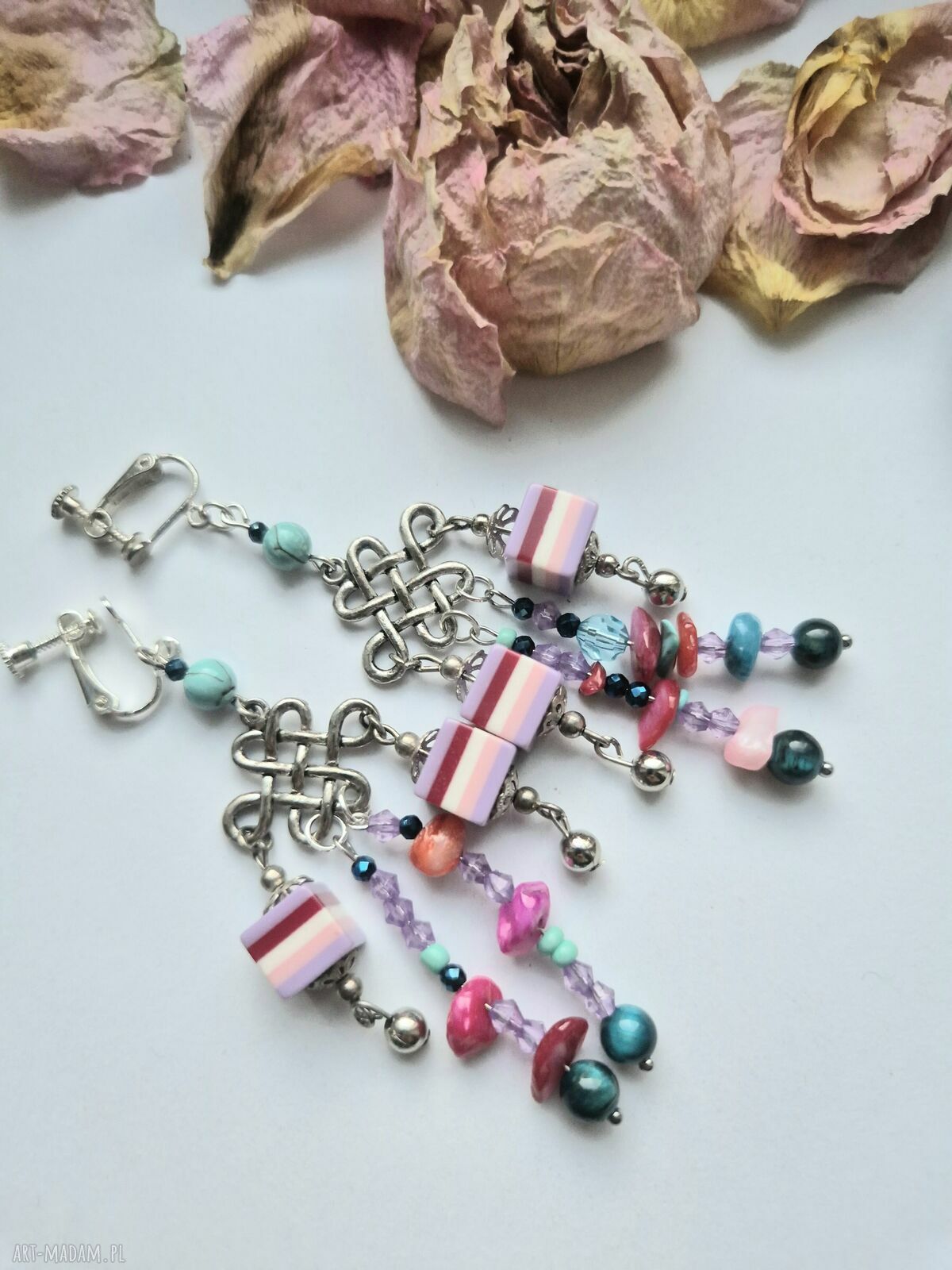 Długie klipsy boho z piór - Kornik w Brzozie, kolorowe, handmade