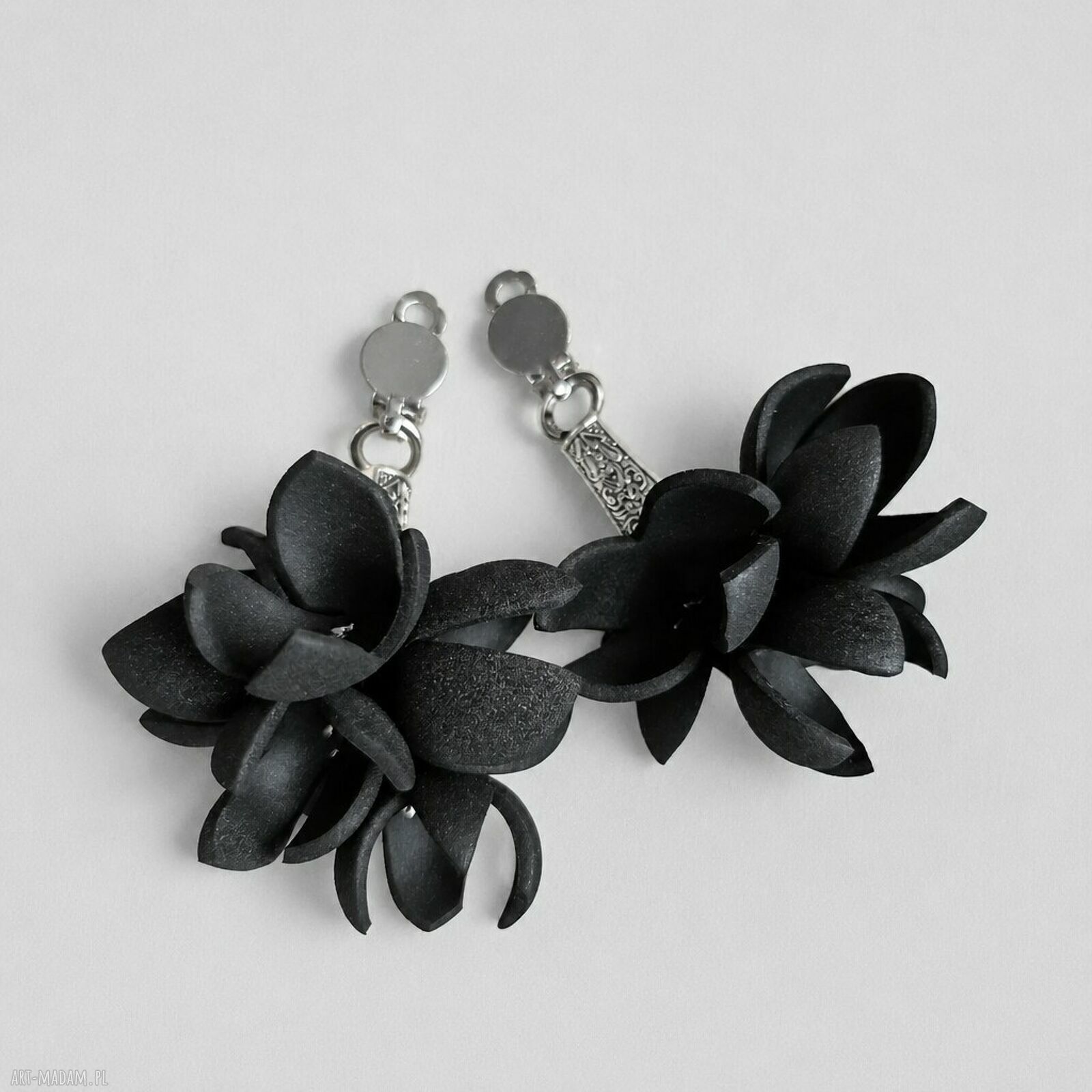 Czarne klipsy tulipany - lekkie kwiaty handmade