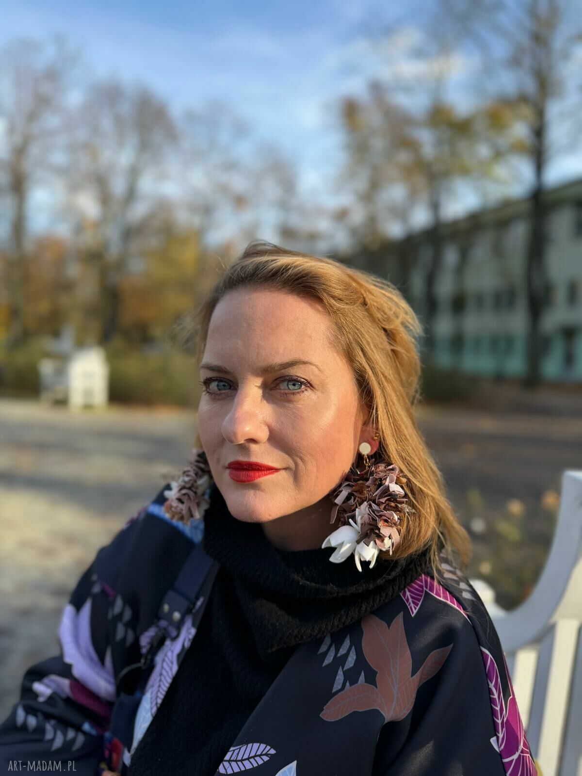 Lekkie klipsy z kwiatami i kołami w stylu boho etno