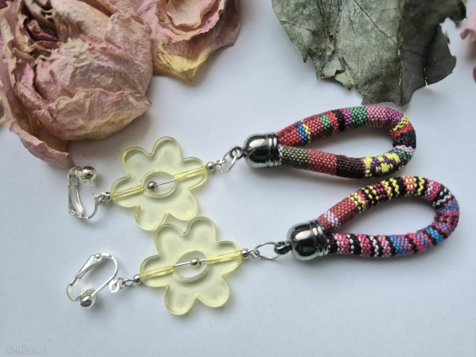 Klipsy boho z żółtymi chwostami - lekkie i bez przekłuć
