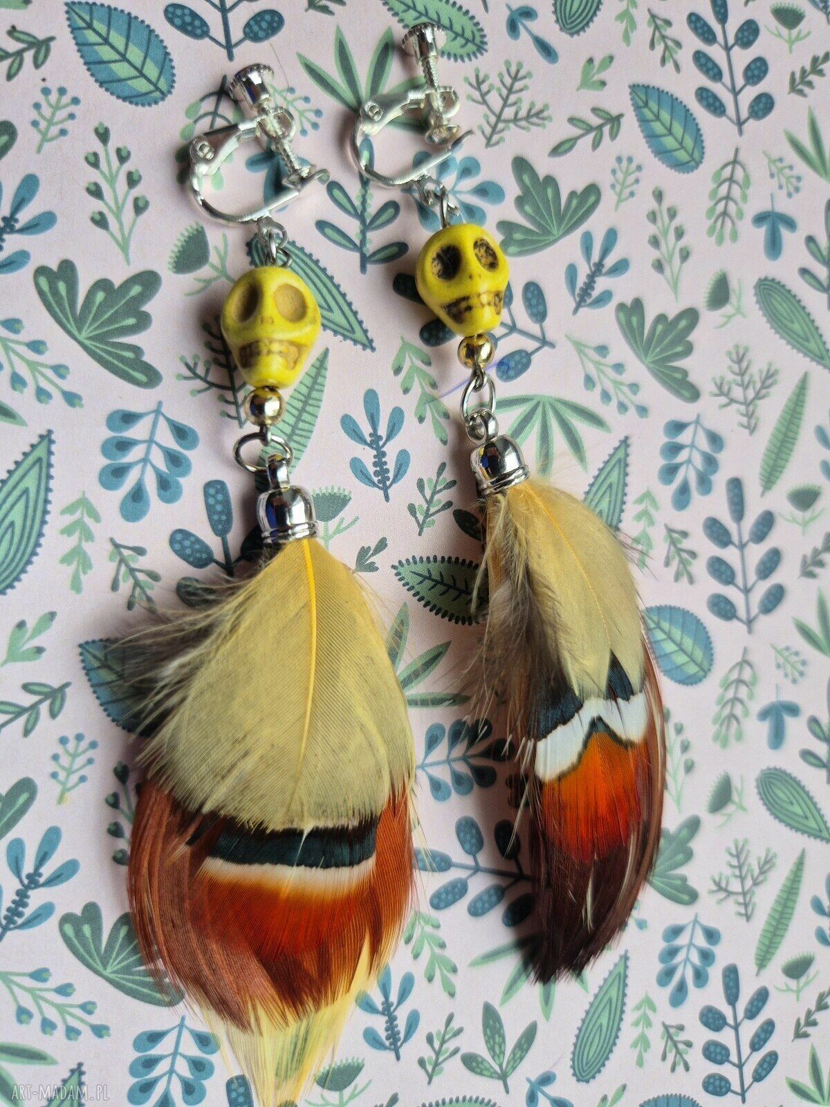 Lekkie klipsy pióra i czaszka w stylu boho i folk - handmade