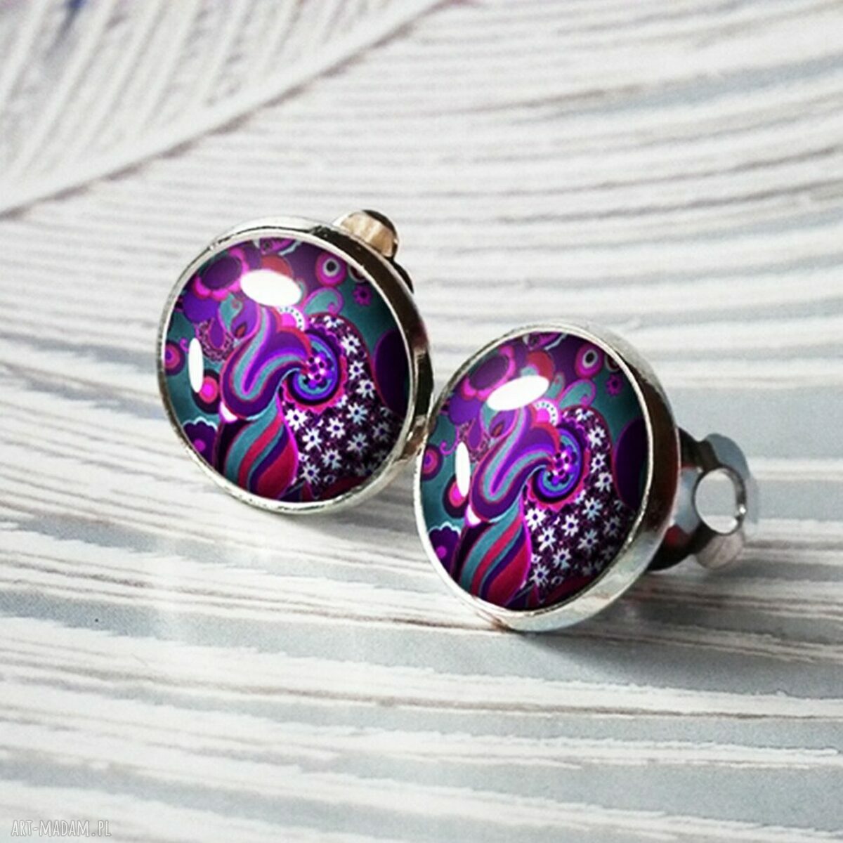 Klipsy Violet - nietuzinkowa ręczna robota i eleganckie opakowanie na prezent