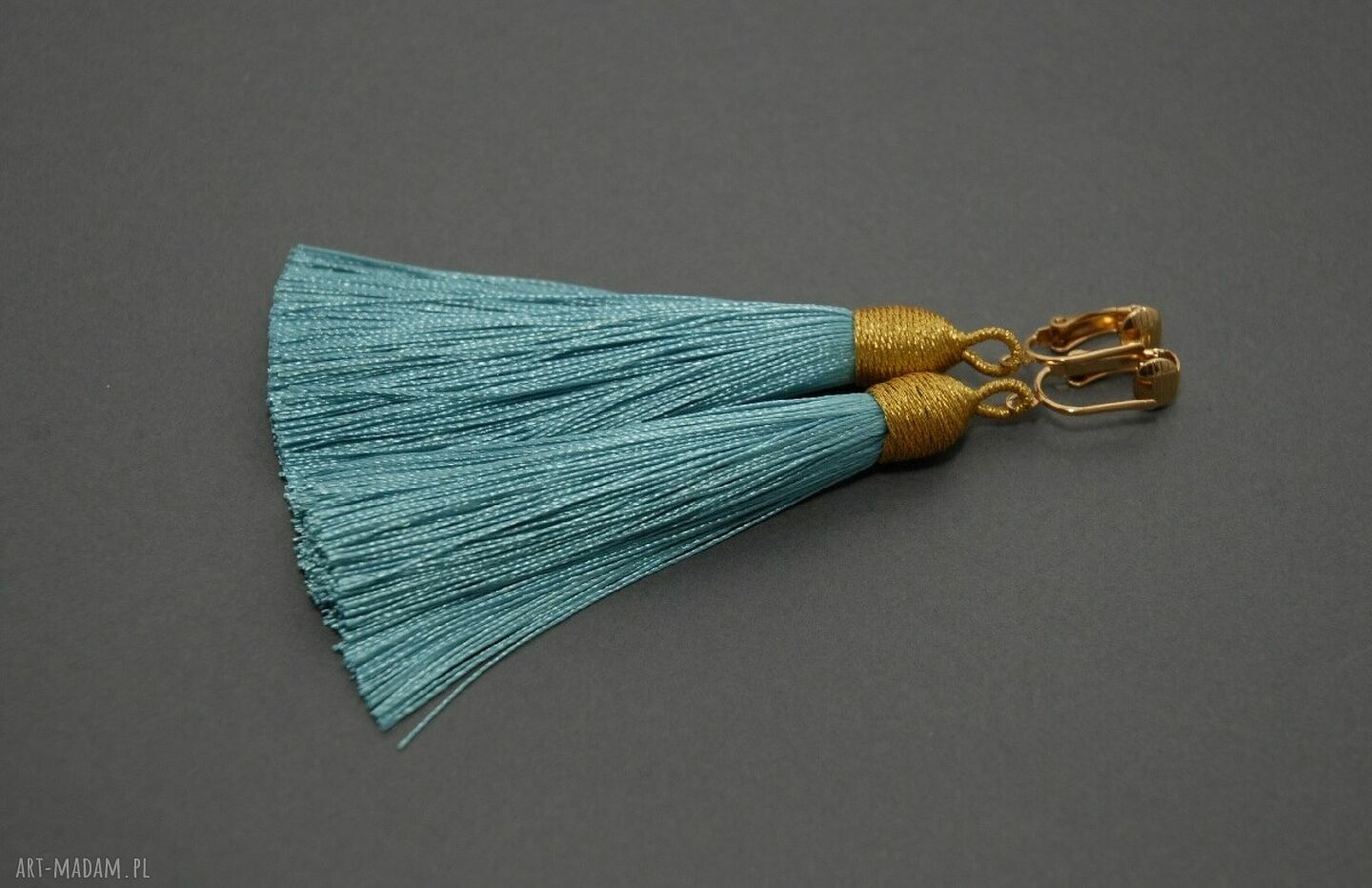 Klipsy z chwostami turkusowe z sznurka - handmade ok. 8 cm