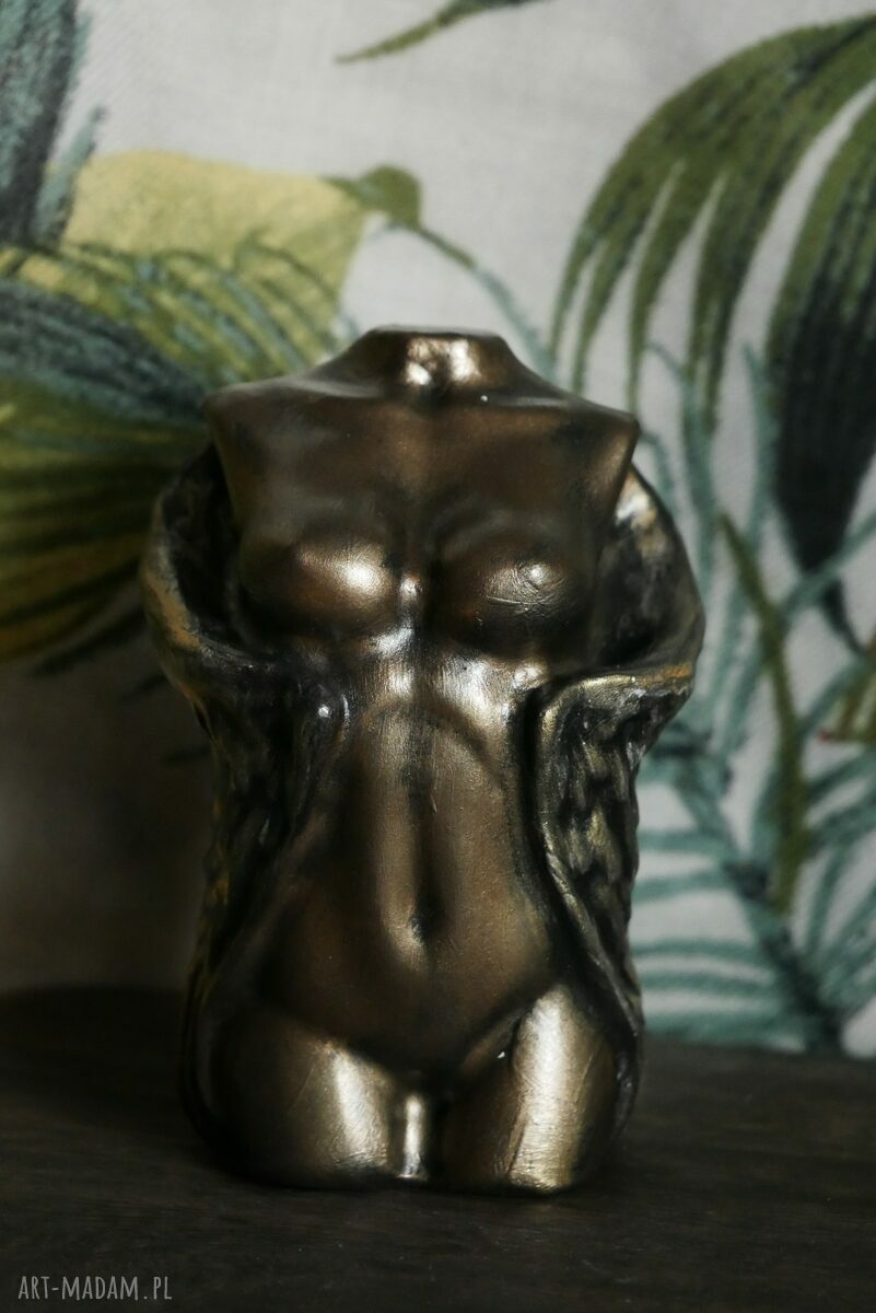 Kobieta Anioł, złota anielica - elegancka figurka z gipsu 10,5 cm