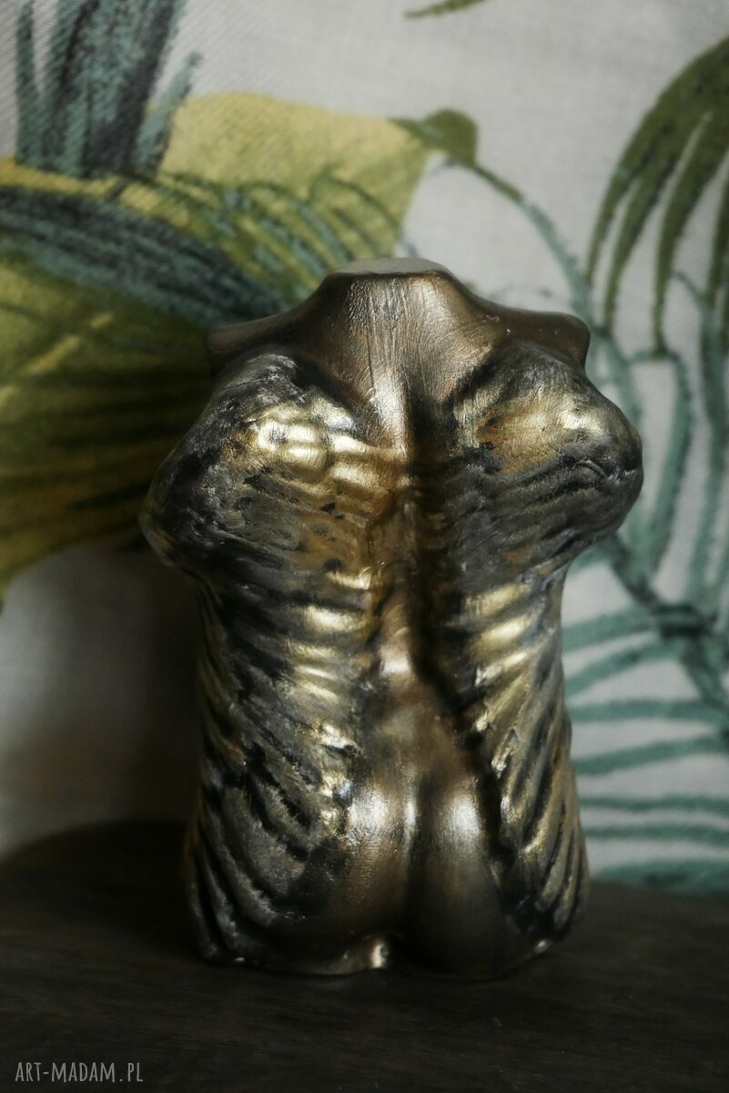 Kobieta Anioł, złota anielica - elegancka figurka z gipsu 10,5 cm