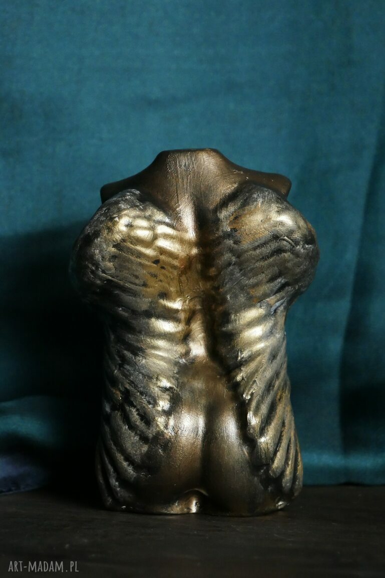 Kobieta Anioł, złota anielica - elegancka figurka z gipsu 10,5 cm