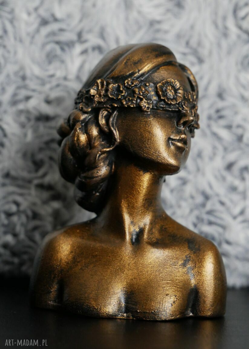 Rzeźba Kobieta Złota 9 cm - dekoracja handmade z gipsu