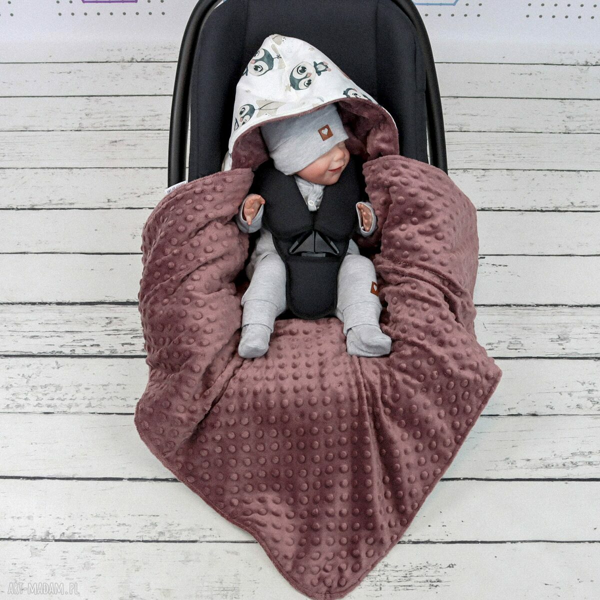 Kocyk do nosidła Pingwinki Biel - otulacz na pasy (NEWBORN)