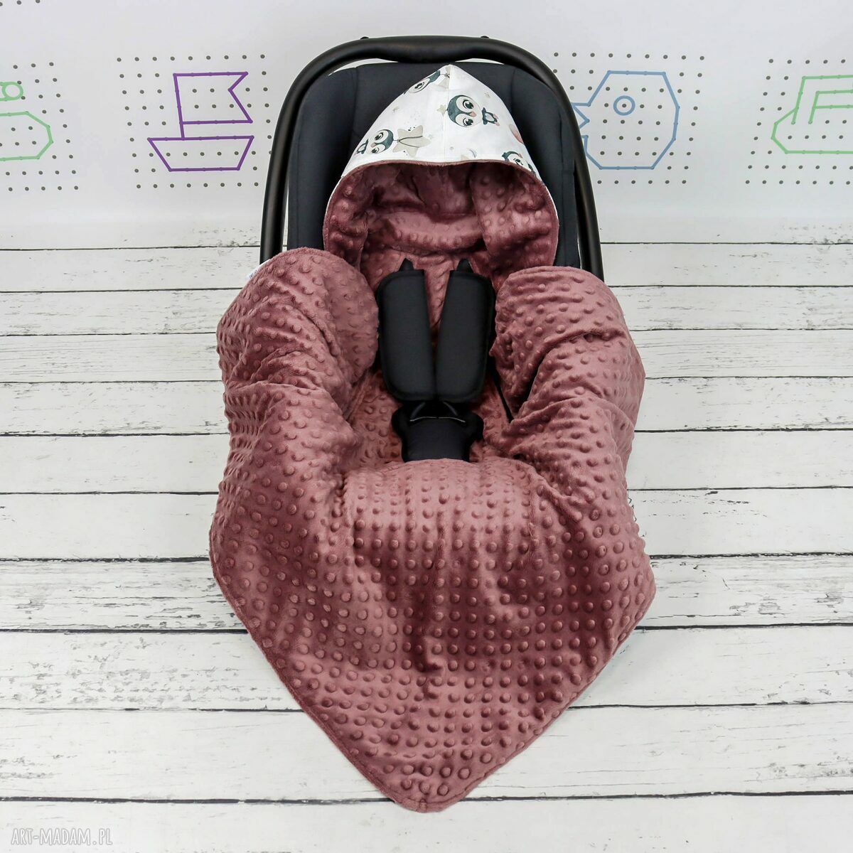 Kocyk do nosidła Pingwinki Biel - otulacz na pasy (NEWBORN)