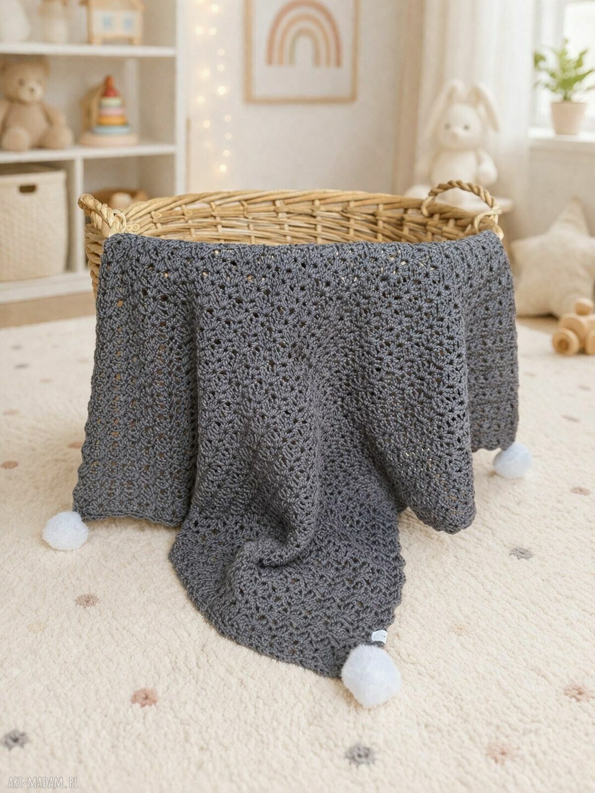 Kocyk dziecięcy Coco z pomponami 63x70 handmade - do wózka i łóżeczka