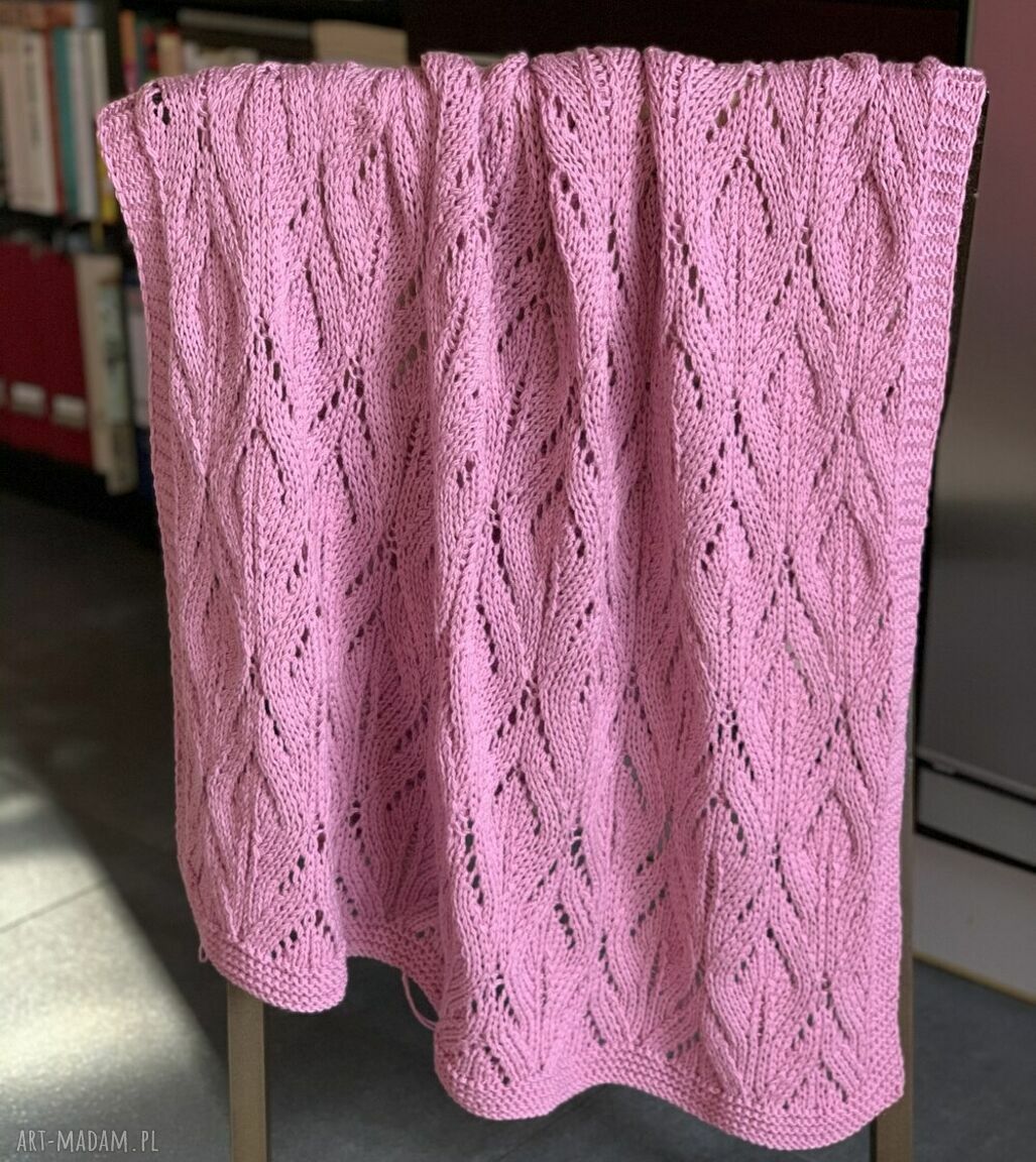Ręcznie robiony kocyk niemowlęcy 80x105 cm z 100% baby merino - stary róż