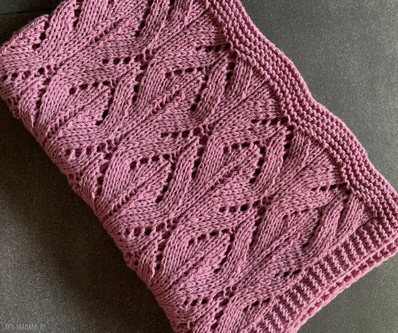 Ręcznie robiony kocyk niemowlęcy 80x105 cm z 100% baby merino - stary róż