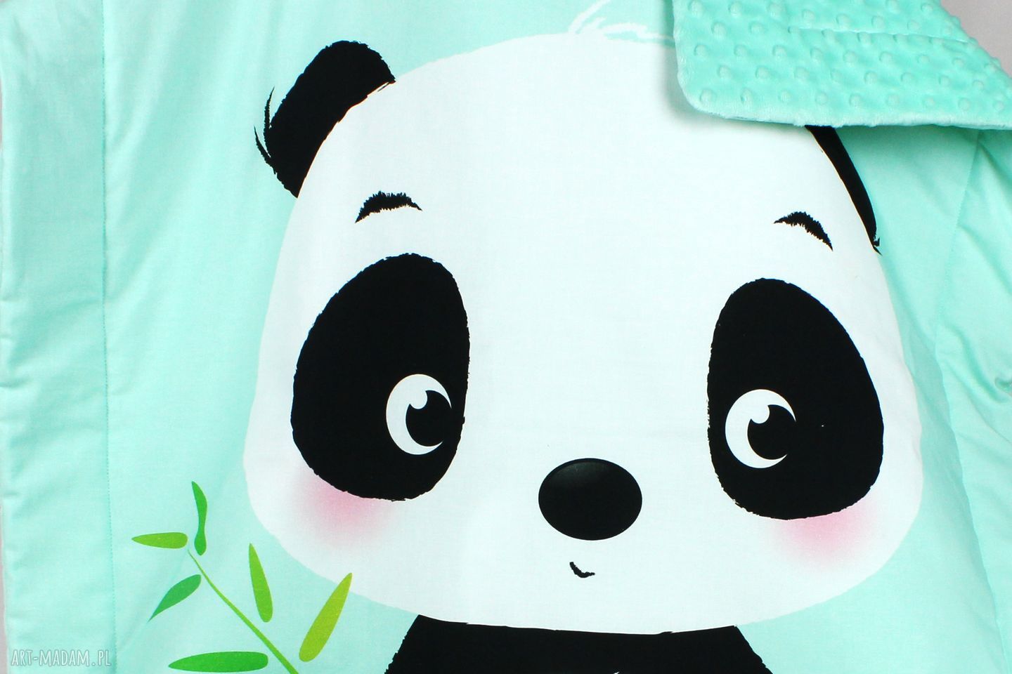 Kocyk Minky 100x75 Panda - miękki i ręcznie szyty dla niemowląt