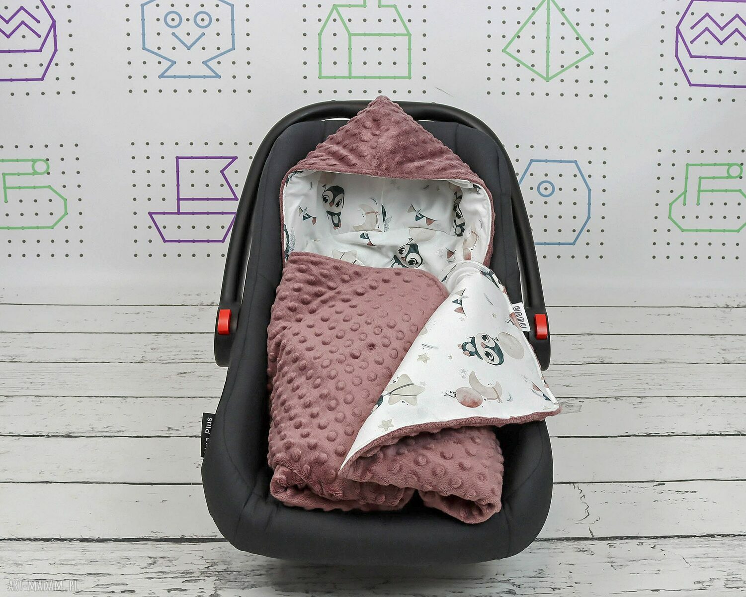 Kocyk do nosidła Pingwinki Biel - otulacz na pasy (NEWBORN)