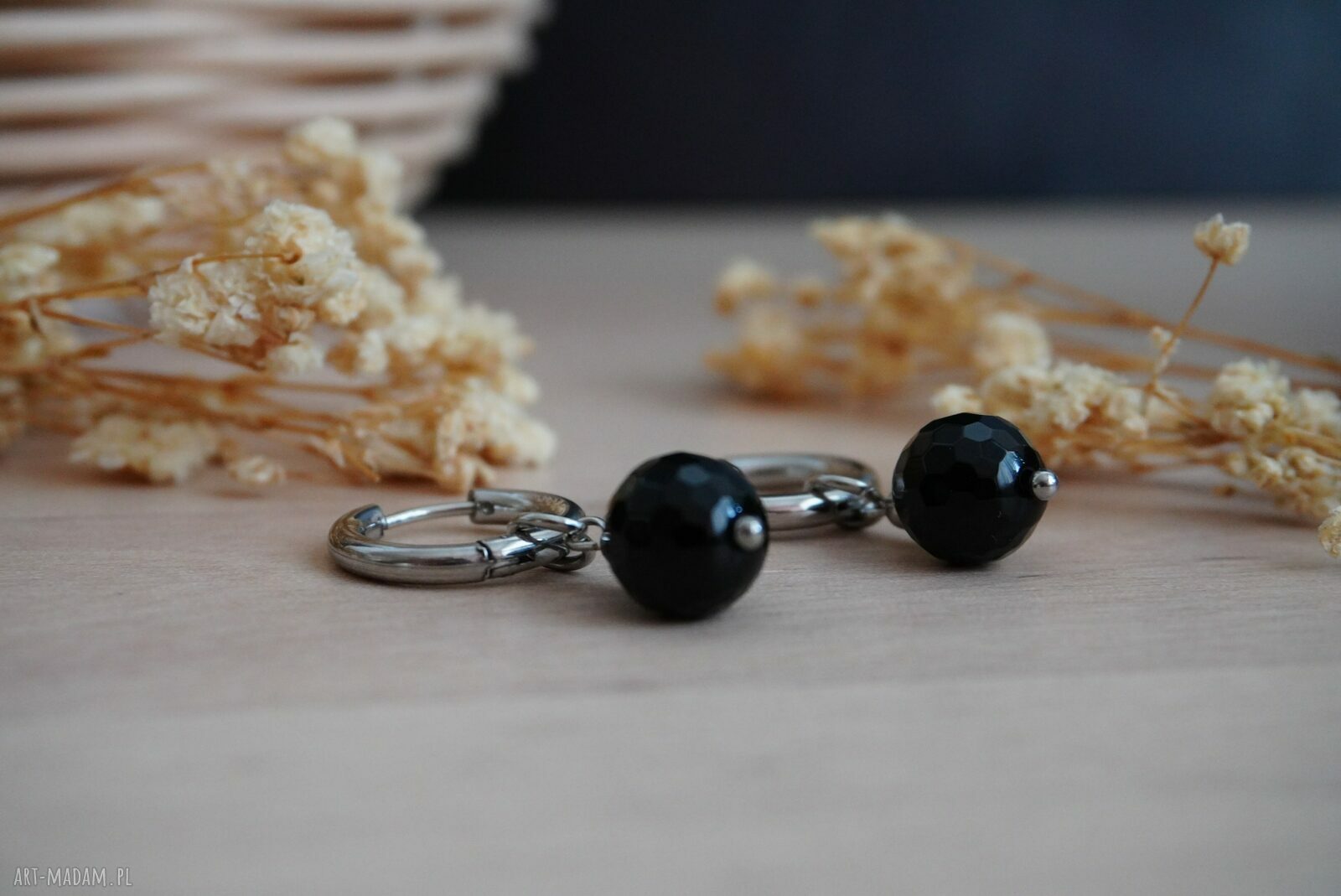 Kolczyki koła ze stali chirurgicznej - onyks (17 mm)