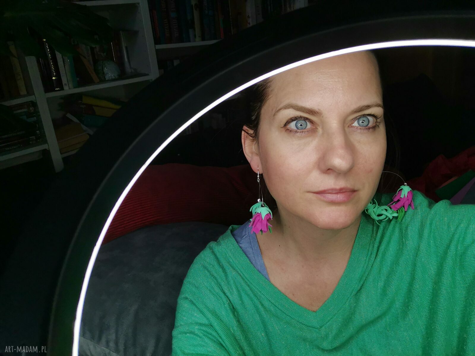 Lekkie kolczyki koła amarantowe i zielone - styl boho etno