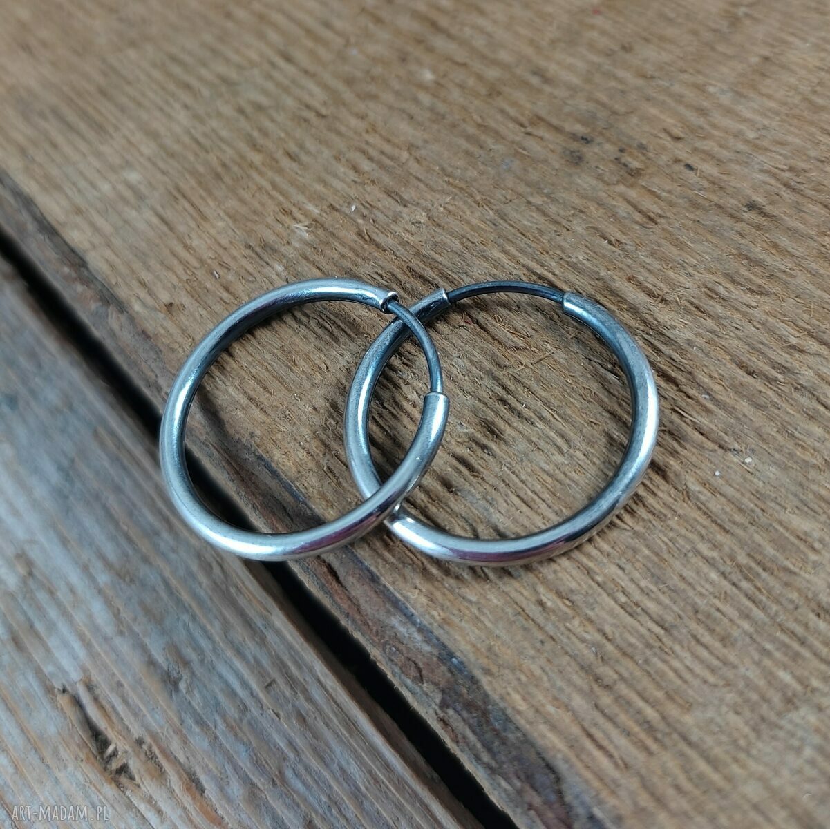 Kolczyki - koła ze srebra 925 oksydowanego i wypolerowanego (2,2 cm)