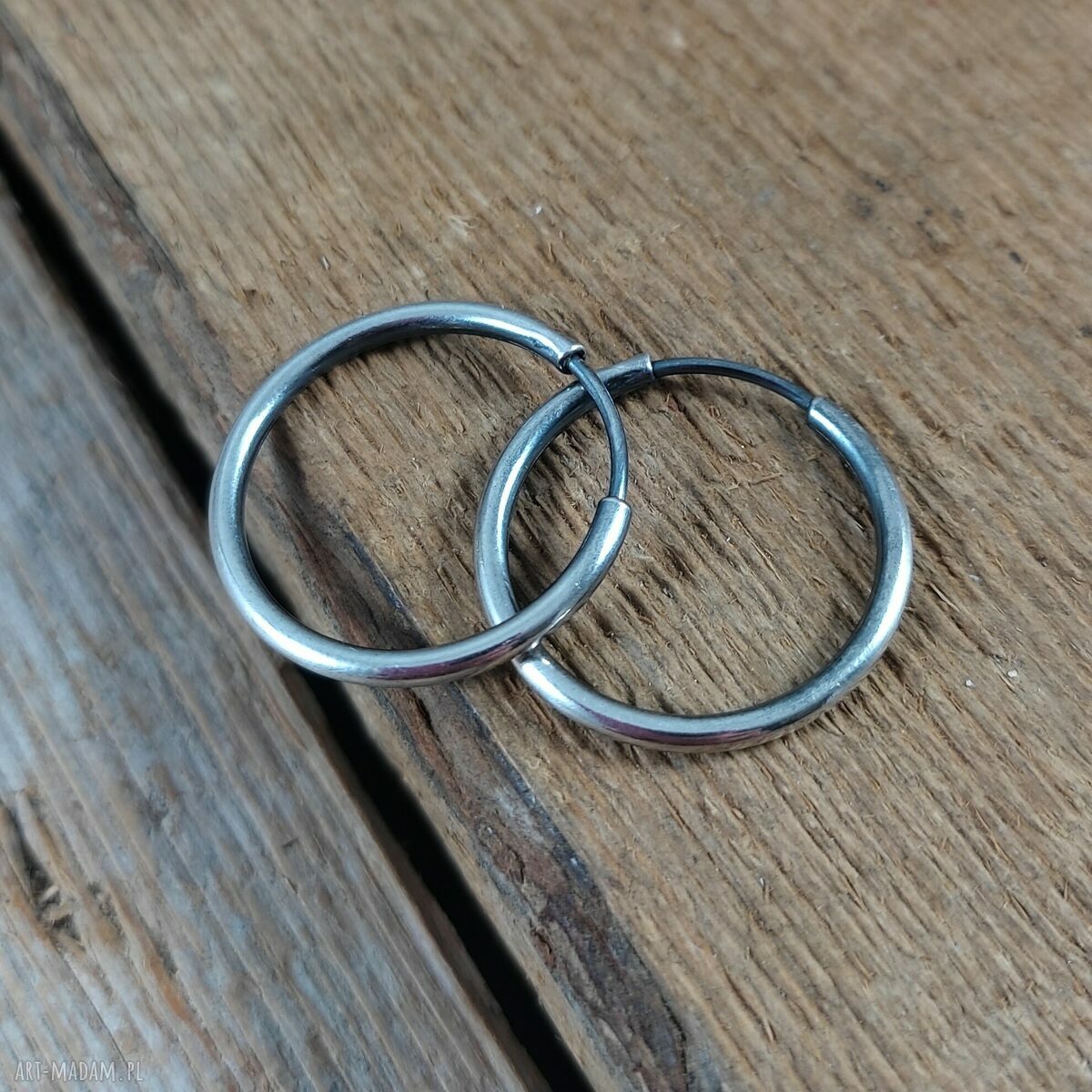 Kolczyki - koła ze srebra 925 oksydowanego i wypolerowanego (2,2 cm)