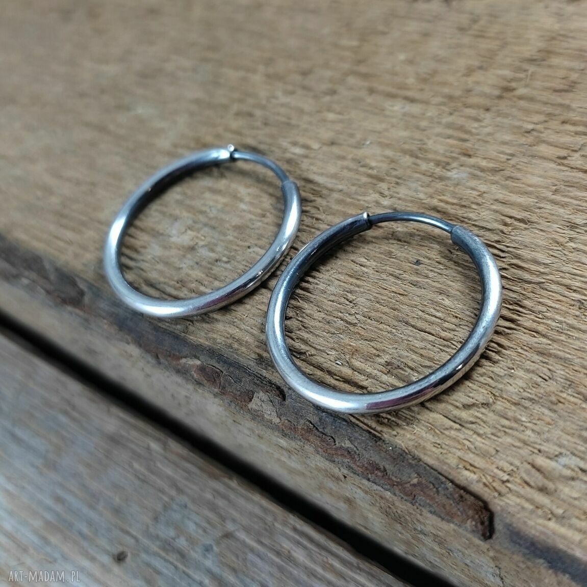 Kolczyki - koła ze srebra 925 oksydowanego i wypolerowanego (2,2 cm)
